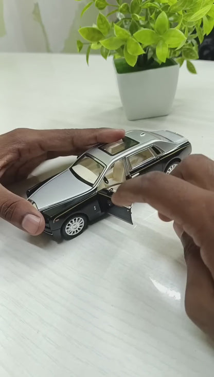 Rolls Royce Phantom Model Car 1:32 Scale Exclusive Alloy Metal Pull Back Die-cast Car Toy with Openable Doors & Light Music Boys Toys for Kids (Phantom 1:32)【Black】
